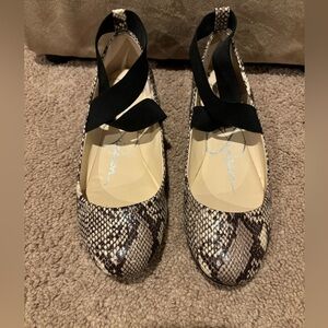Jessica Simpson Printed Ballet Flat, size 9.5.